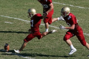 开云体育官网-爱德华兹彻底打爆防线，76人掀翻广厦队，当个人英雄主义撕碎体系铁幕