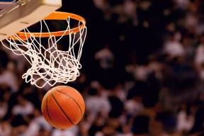 开云体育下载-年度焦点之战，小贾伦接管比赛，马刺最后时刻绝杀雄鹿