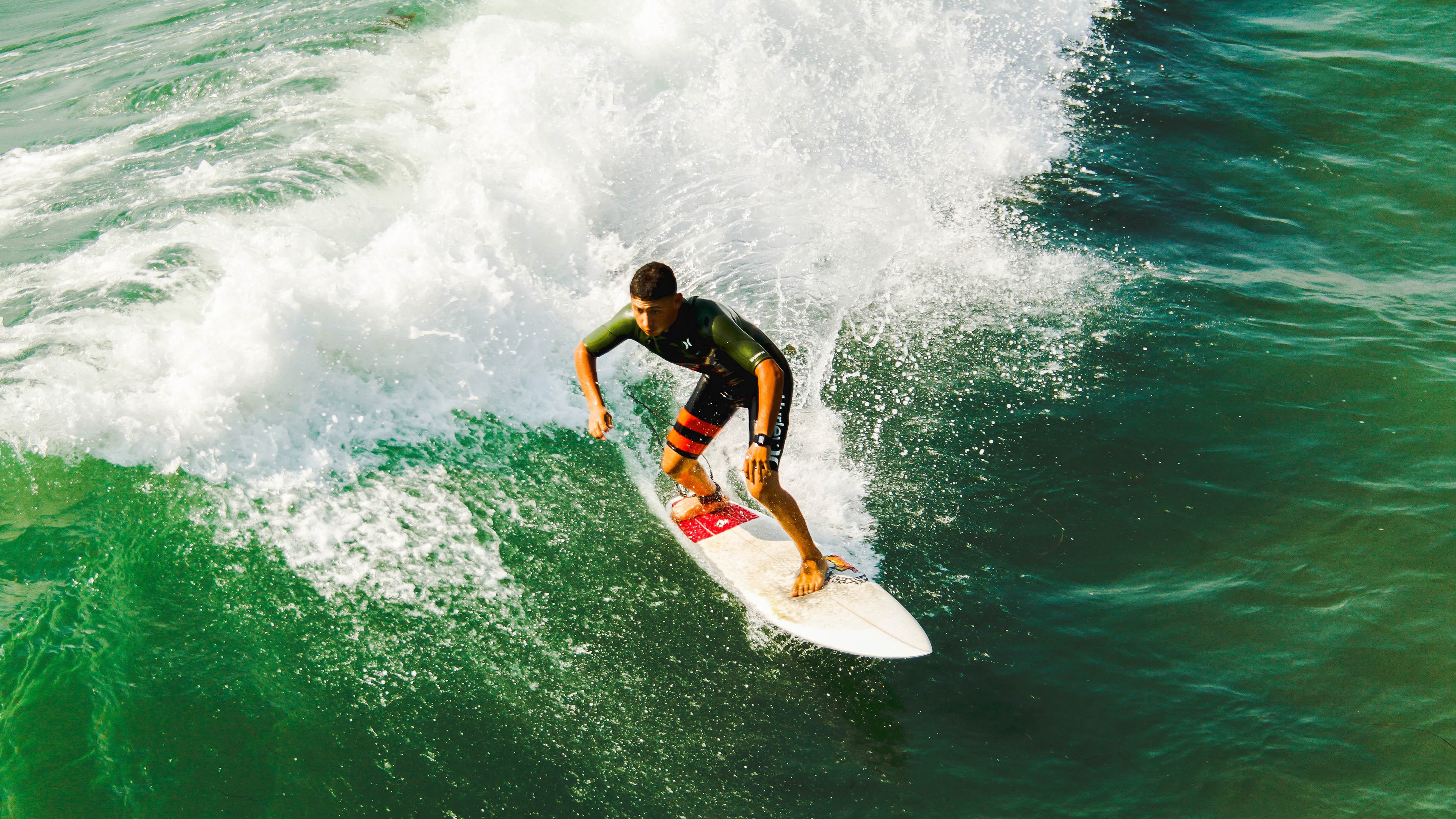 太阳逆转新疆队，当篮球的弧线划过F1赛道，乔治如何接管了命运的弯道